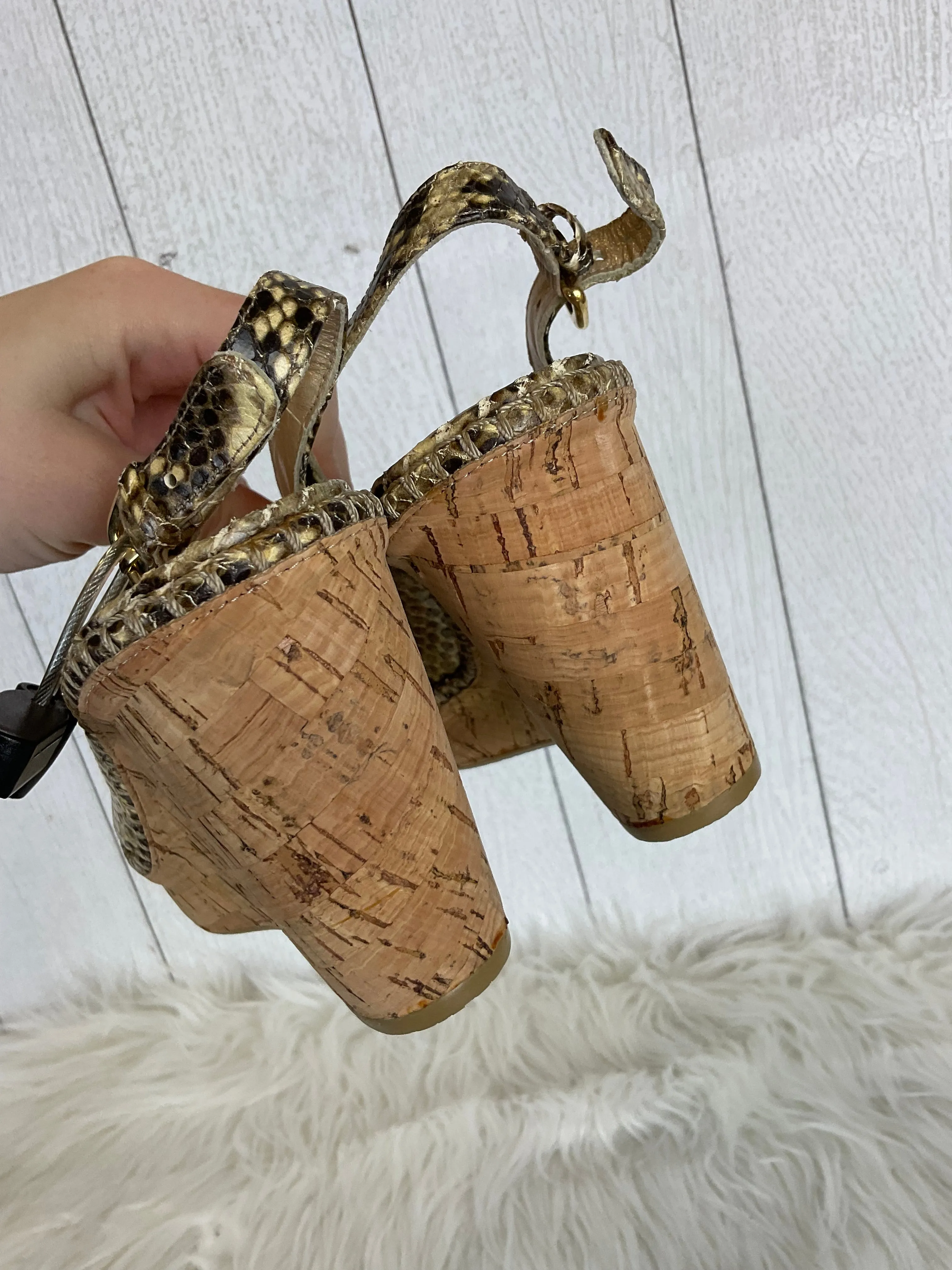 Brown Shoes Designer Stuart Weitzman, Size 5.5