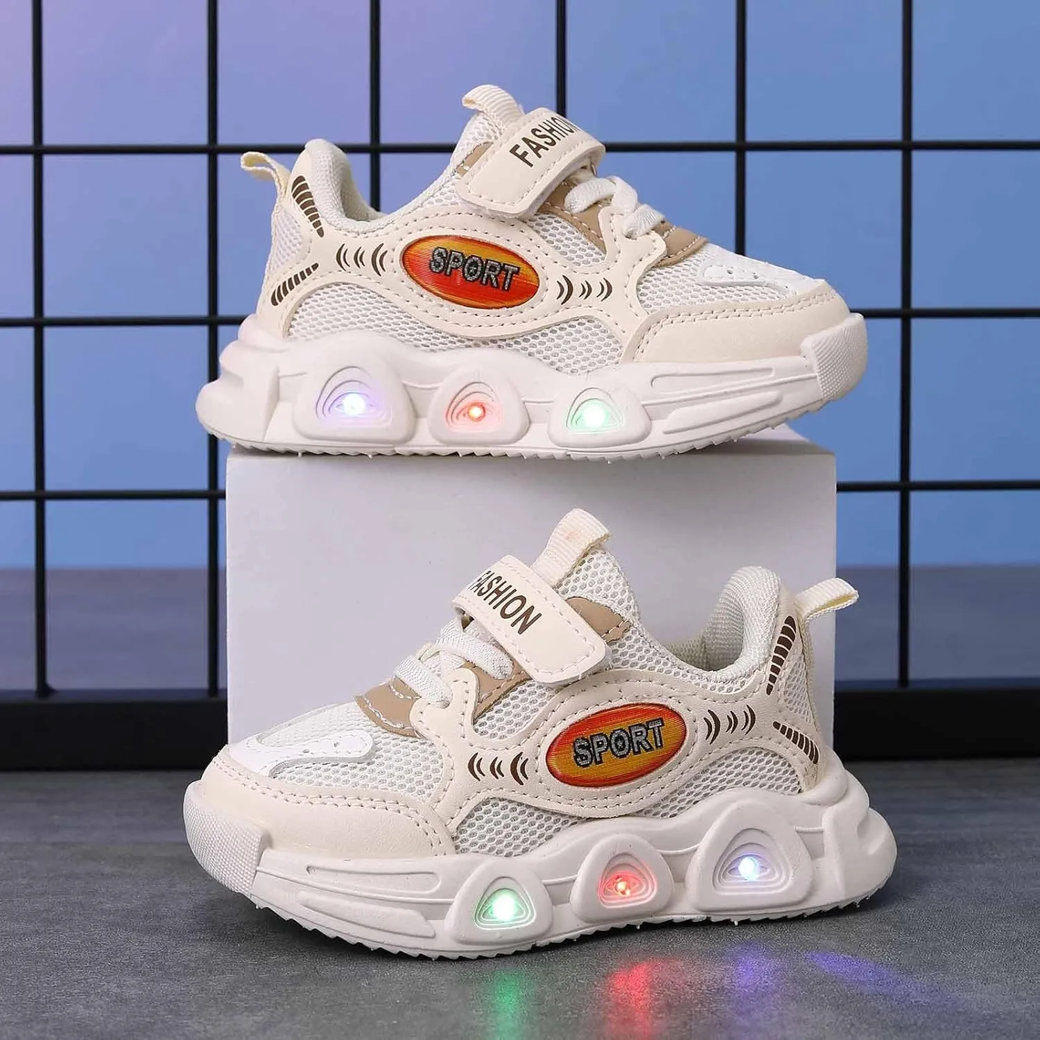 Sneakers for Girls Luminous Light Up Running Shoes with Hook and Loop Kids Non-Slip LED Flashing Breathable Walking Shoes